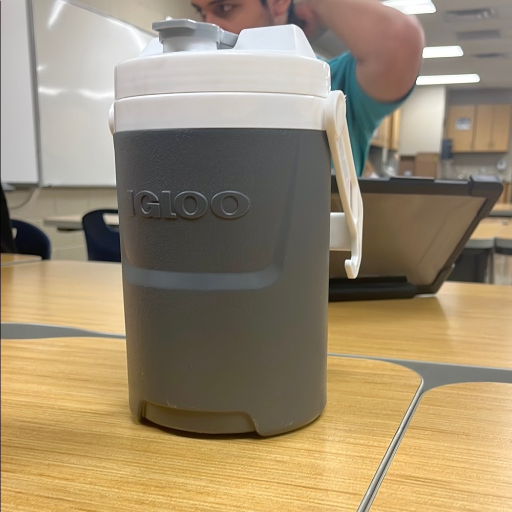Igloo Gray and White Water Jug